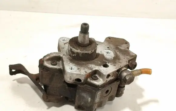 Audi A6 S6 C6 4F Fuel injection high pressure pump 059130755E 0400265 0445010090