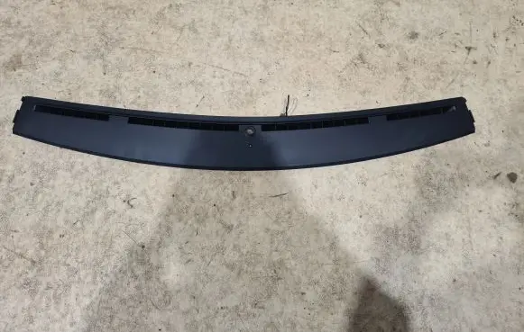 Maserati Ghibli Dashboard glove box trim 670010239