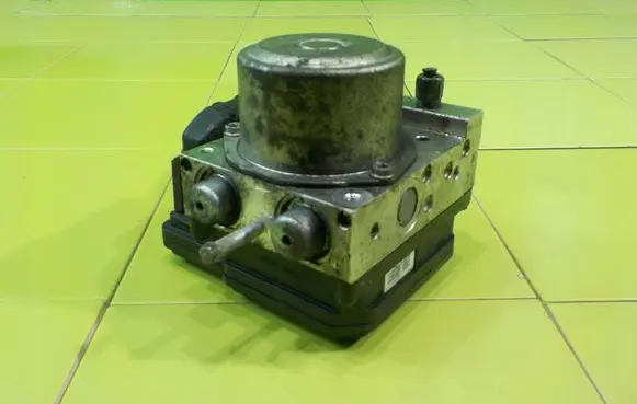 Nissan Juke I F15 ABS Pump 476601KD2A