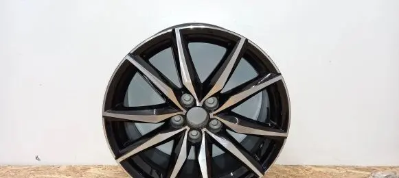 Toyota Highlander XU70 R18 alloy rim 