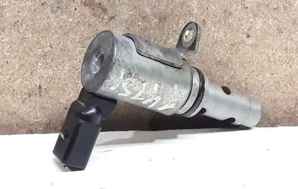 Volkswagen Golf V Camshaft vanos timing valve 03C906455A