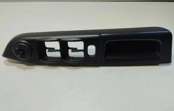 Hyundai Getz Front door window switch trim 935701C110