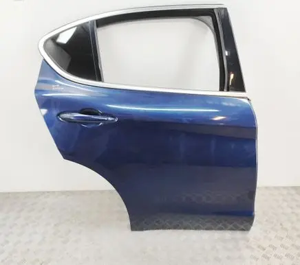 Alfa Romeo Stelvio Rear door 50539532