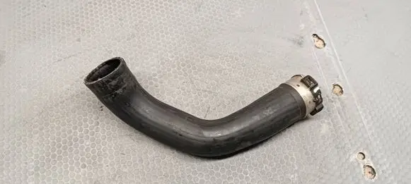 Dacia Sandero II Intercooler hose/pipe 6670974