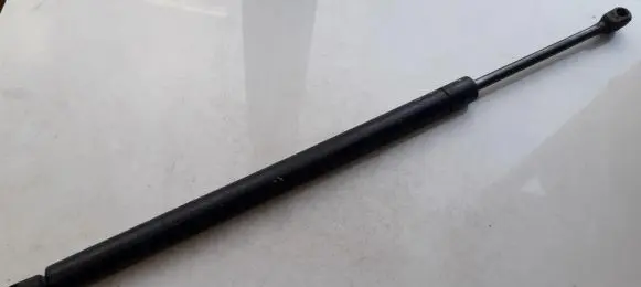 Mazda 626 Tailgate/trunk strut/damper