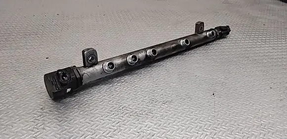 Mercedes-Benz B W245 Fuel main line pipe 0281002494 A6110780449