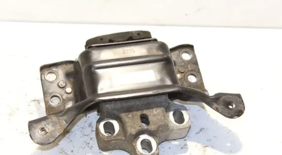 Volkswagen Golf VII Engine mount bracket 5Q0199555T
