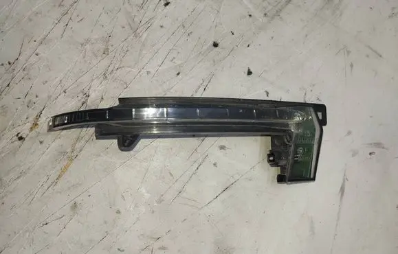 Audi A6 S6 C6 4F Mirror indicator light 8K0949101A ZB550001