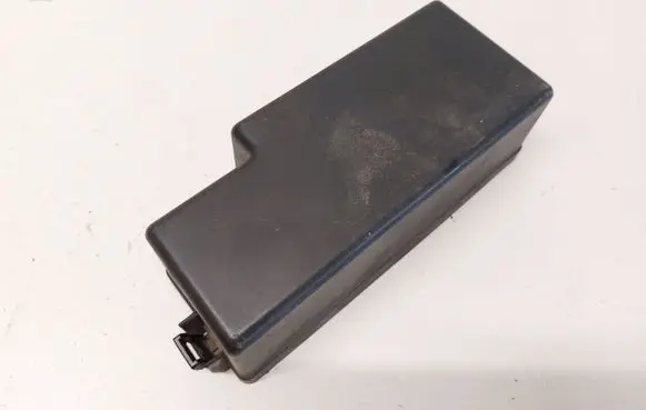 Nissan Pathfinder R51 Fuse box cover