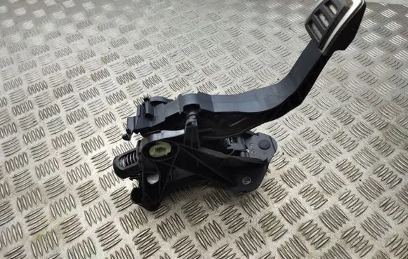 Clutch pedal