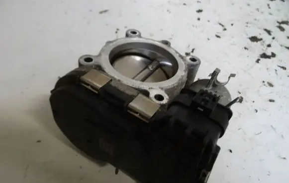 Mercedes-Benz B W246 W242 Throttle valve A2701410025