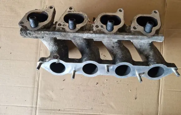 Volkswagen PASSAT B3 Intake manifold 027133206L
