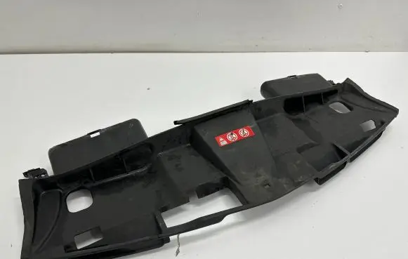 Mercedes-Benz E W212 Radiator trim A0005840526