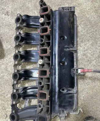 BMW 5 E39 Intake manifold 2247439