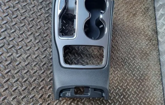 Jeep Grand Cherokee Gear shifter surround trim plastic 5VK201CCAF X90018103BL