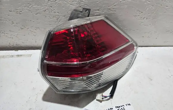 Nissan X-Trail T32 Rear/tail lights 22017939 A049628 220-17939
