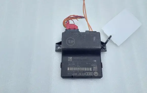 Audi A5 8T 8F Gateway control module 8T0907468P