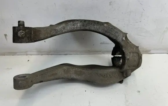 Volvo XC60 Lower shock absorber bracket 31360635