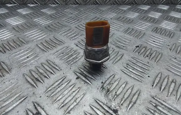 Fuel pressure sensor