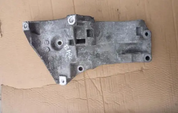 Volkswagen Golf VI Engine mounting bracket 036260885