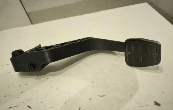 Volkswagen Sharan Clutch pedal 7M1721321C 9V7520CA