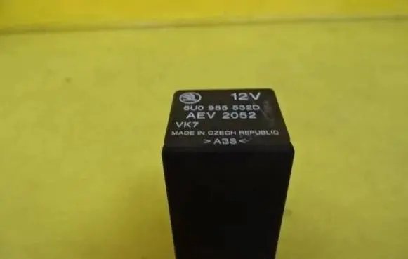 Audi A4 S4 B5 8D Other relay 6U0955532D AEV2052