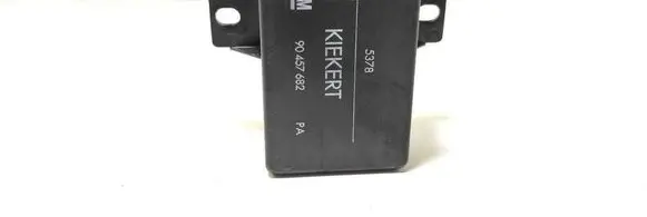 Opel Tigra A Central locking relay 90457682