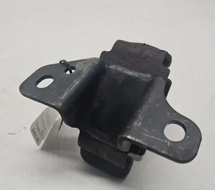 KIA Sorento Engine mount bracket 218123E150