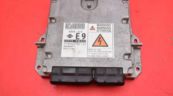 Nissan Primera Engine control unit/module ECU 275800-3152