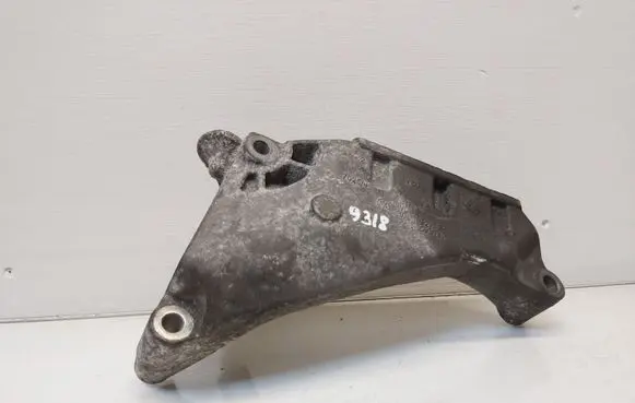 Volkswagen Transporter - Caravelle T5 Engine mounting bracket 03L199207B