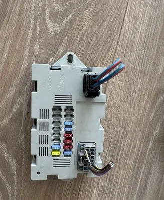 Jaguar XJ X351 Fuse module CPLA14Q073AA