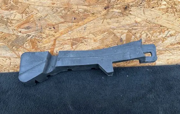 Audi e-tron Front bumper foam support bar 4KE807912A