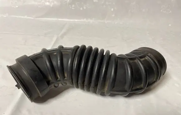 Chevrolet Captiva Air intake hose/pipe 96628960