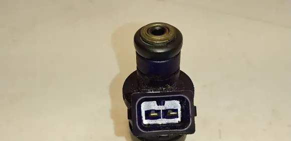 Audi A6 S6 C5 4B Fuel injector 078133551L