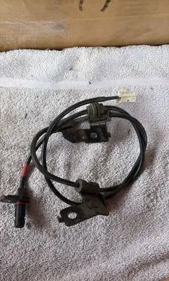KIA Carens III ABS wheel speed sensor 95681A4300