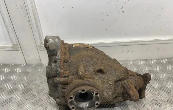 BMW 1 E81 E87 Rear differential 7566169