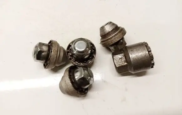 Hyundai Tucson IV NX4 Nuts/bolts 