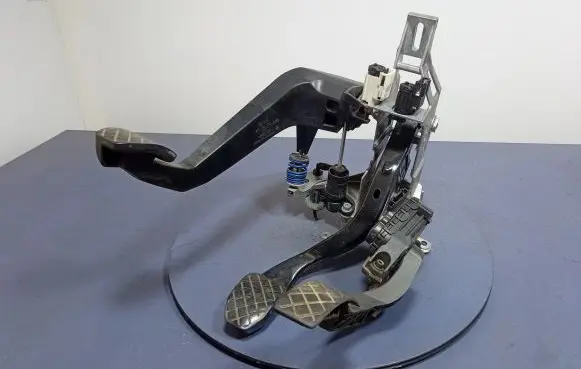 Audi A4 S4 B7 8E 8H Accelerator throttle pedal 8E1721117A