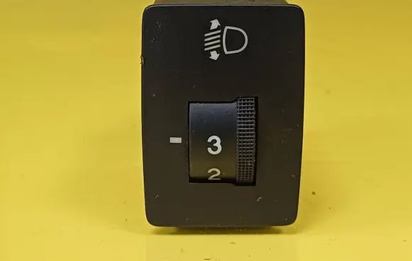 Hyundai Getz Headlight level height control switch