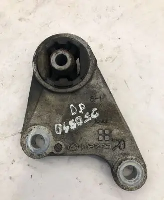Mazda CX-3 Rear differential mounting bracket 