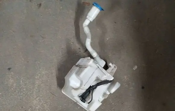 Volkswagen Polo V 6R Windshield washer fluid reservoir/tank 6C0955453F