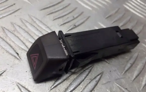 Volvo V50 Hazard light switch 8651399
