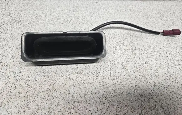 BMW 5 E39 Tailgate/trunk/boot exterior handle 8168035