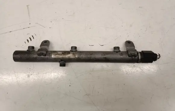 Mercedes-Benz GL X164 Fuel main line pipe A6420702595
