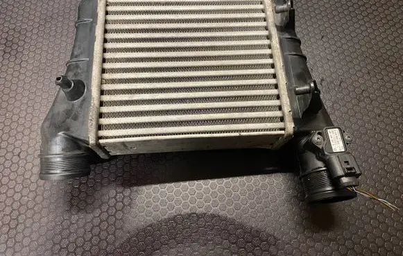 Audi A4 S4 B7 8E 8H Intercooler radiator 8E0145805AA