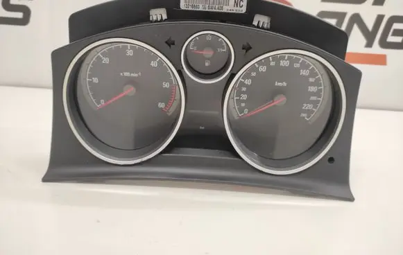 Opel Zafira B Speedometer (instrument cluster) A2C53024902 110080261042 000000024547