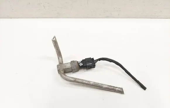 Mercedes-Benz E W211 Air conditioning (A/C) pressure sensor A2038300372
