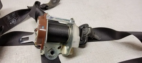 Jeep Grand Cherokee Rear seatbelt E40540015 2073279735A 2429935