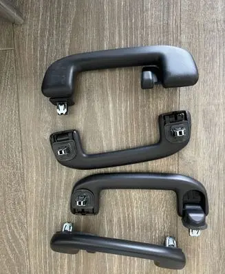 Toyota bZ4X A set of handles for the ceiling 74611H7040