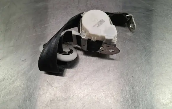 Volkswagen Caddy Rear seatbelt 34023083B 34064919